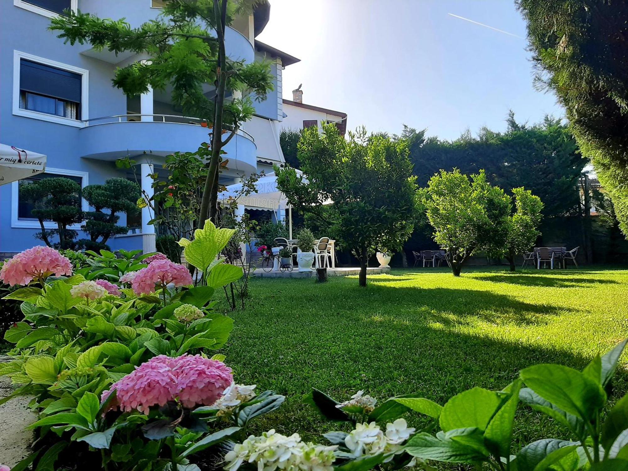 Hotel Vila Arbri Berat Exterior foto